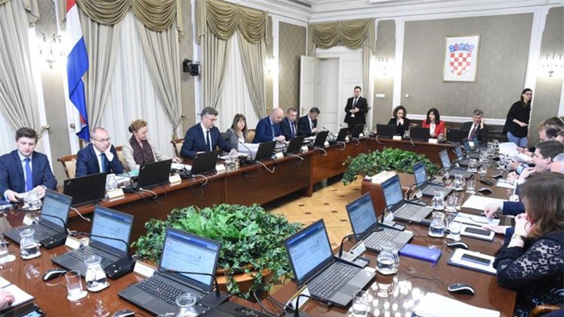 Decentralizacija, profesionalizacija i digitalizacija državne uprave